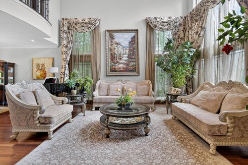 25 Holiday Pond Rd, Jericho, NY, 11753-1154 | Card Image