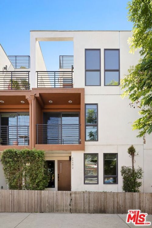 2-2930 Rowena Ave, Los Angeles, CA, 90039-2191 | Card Image