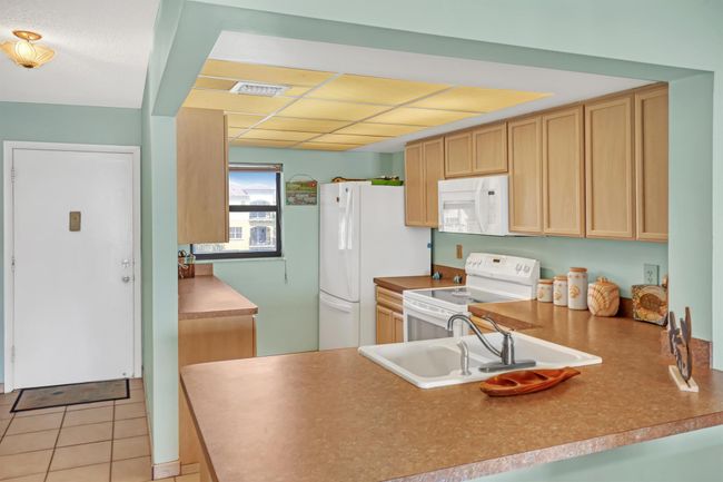 APT-319 - 7430 S Ocean Dr, Condo with 2 bedrooms, 2 bathrooms and null parking in Jensen Beach FL | Image 12