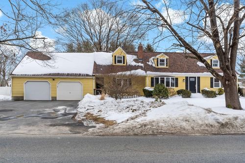 71 Agricultural Ave, Rehoboth, MA, 02769-1511 | Card Image