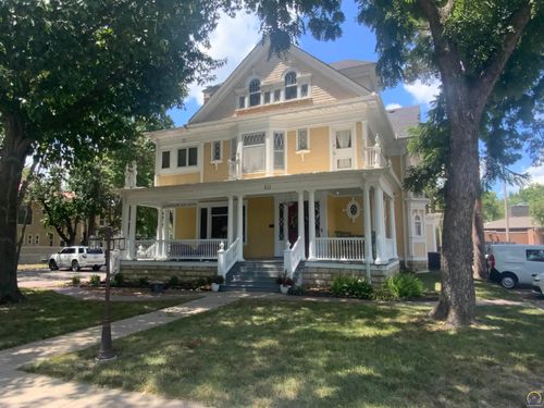 811 Sw Buchanan St, Topeka, KS, 66606-1427 | Card Image