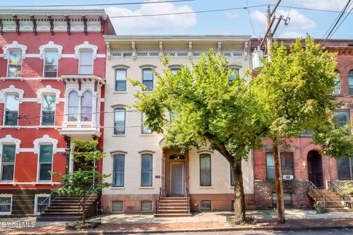 apt-6-148 Lancaster St, Albany, NY, 12210-1950 | Card Image