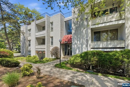 462 D River Rd, Nutley, NJ, 07110 | Card Image