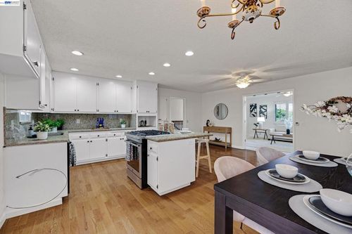 21671 Shadyspring Rd, Castro Valley, CA, 94546-6837 | Card Image