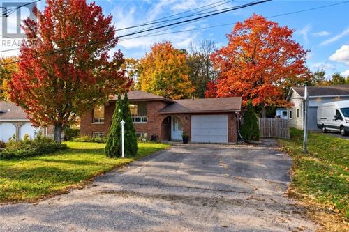 226 Mcnaughton Ave, North Bay, ON, P1C1G7 | Card Image