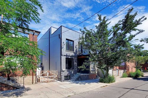 lower-26 Henderson Ave, Toronto, ON, M6J2B8 | Card Image