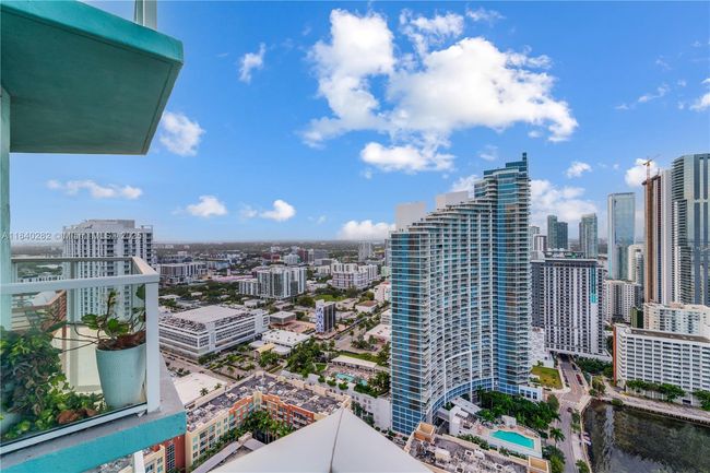 APT-3715 - 1900 N Bayshore Dr, Condo with 2 bedrooms, 3 bathrooms and null parking in Miami FL | Image 17
