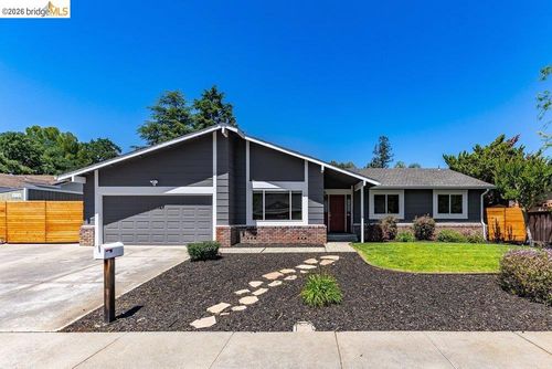 608 W Myrick Ct, Clayton, CA, 94517-1648 | Card Image