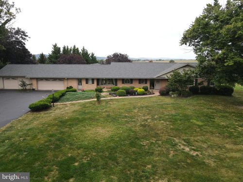 1680 Clear Spring Rd, MOUNT JOY, PA, 17552-9315 | Card Image