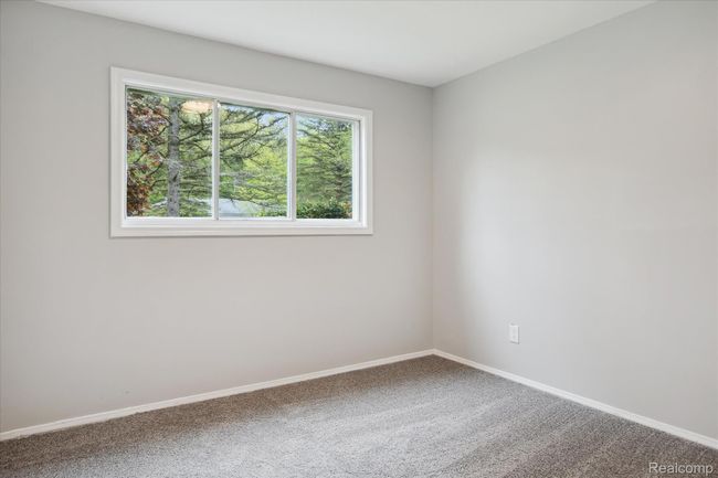29-1932-Henbert-Rd-West-Bloomfield-Township-MI-48324-WindowStill-14.jpg | Image 25