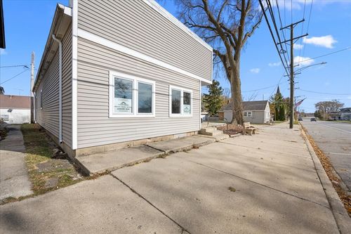 165 S Main St, Burlington, IL, 60109-1050 | Card Image