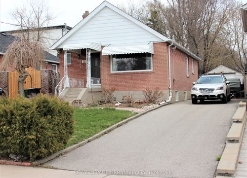 71 Squires Avenue, East York, ON, M4B2R7 | Card Image