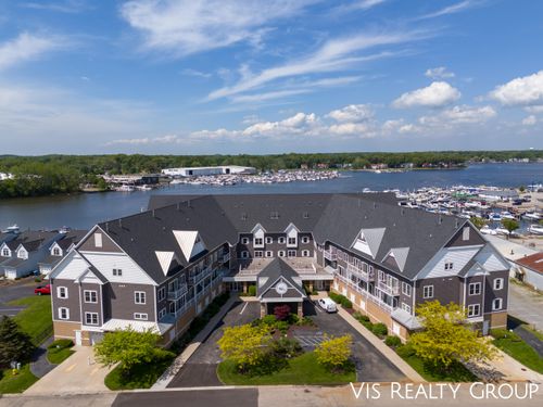 1-917 W Savidge St, Spring Lake, MI, 49456-2624 | Card Image