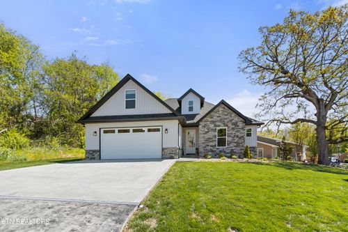 141 Daleyuhski Way, Loudon, TN, 37774-2544 | Card Image