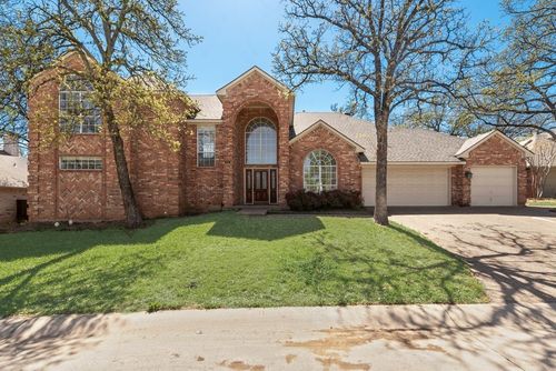 608 Hawthorn Cir, Highland Village, TX, 75077-8673 | Card Image