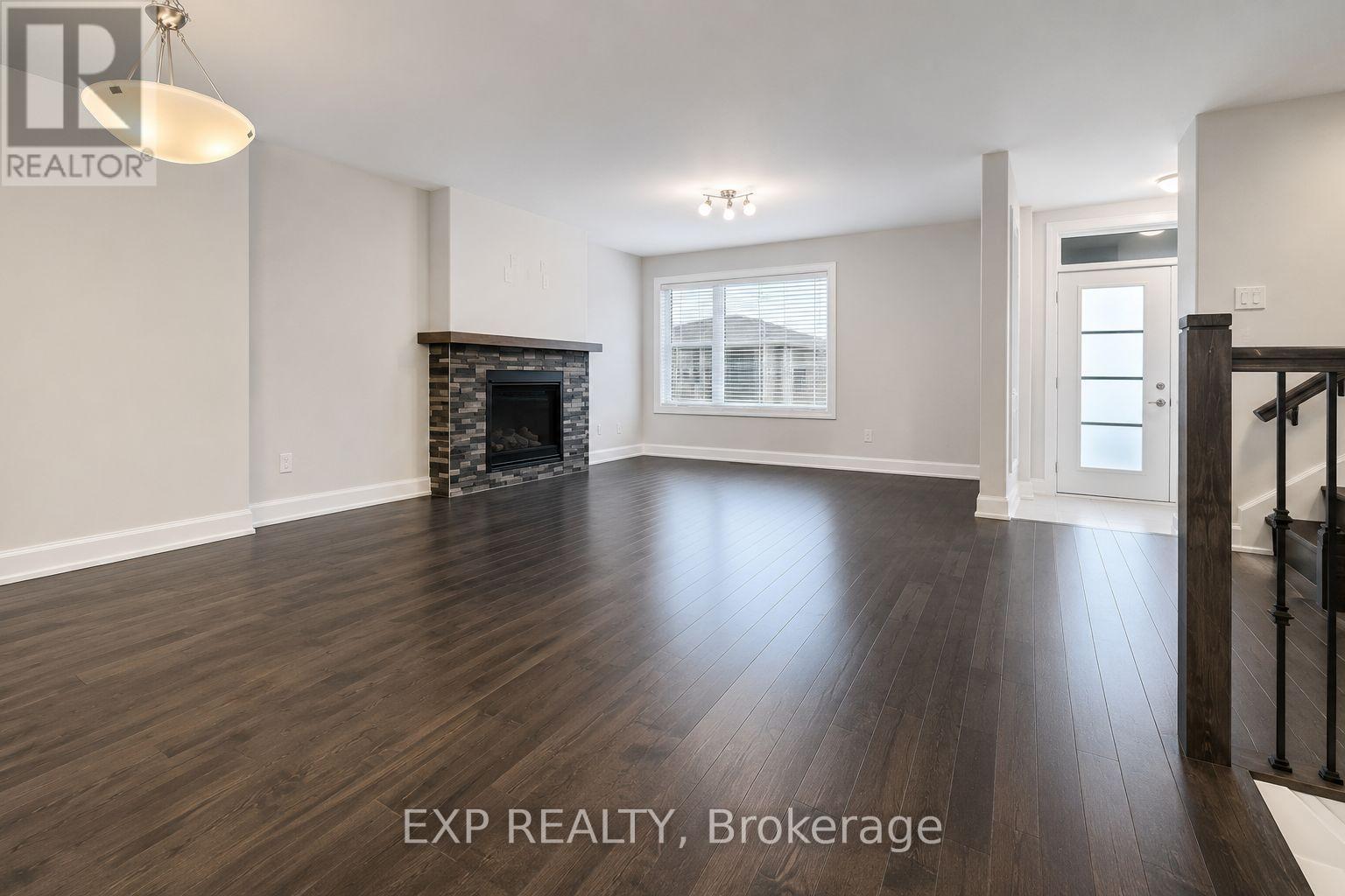 Residential Lease in Russell 5