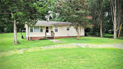 826 Graylyn Dr, High Point, NC, 27263-2310 | Card Image