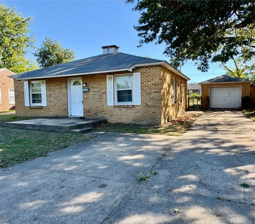 320 Park St, Pryor, OK, 74361-5208 | Card Image