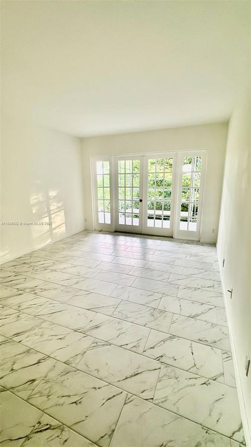 apt-304c-2420 Se 17th St, Fort Lauderdale, FL, 33316-3101 | Card Image