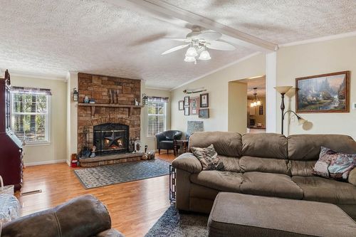 924 Axmann Dr, Anderson, SC, 29625-5045 | Card Image