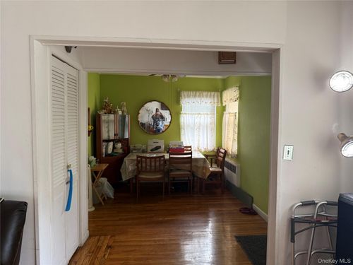 91 Springfield Blvd, Queens Village, NY, 11428-1360 | Card Image