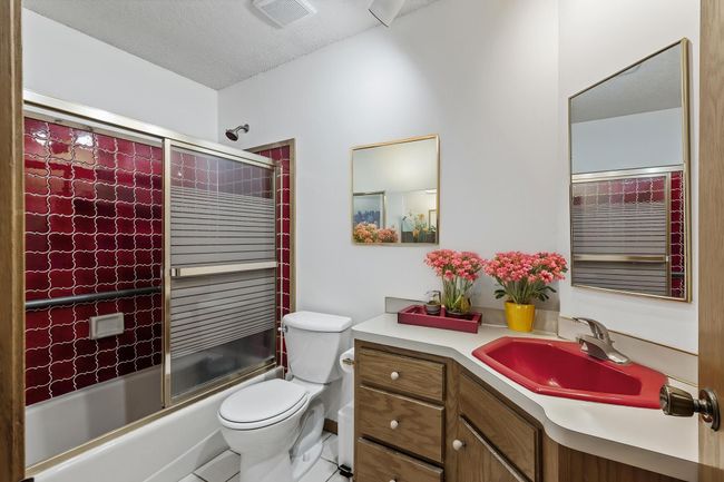 18_4017_Fordham_Dr_NE18_mls - Bathroom - Luxury - 4.jpg | Image 14