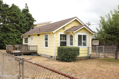 310 15th Ave, Seaside, OR, 97138-6377 | Card Image