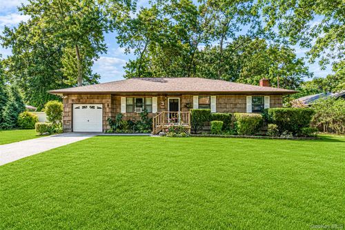 32 Rutland Road, Brookhaven, NY, 11950 | Card Image