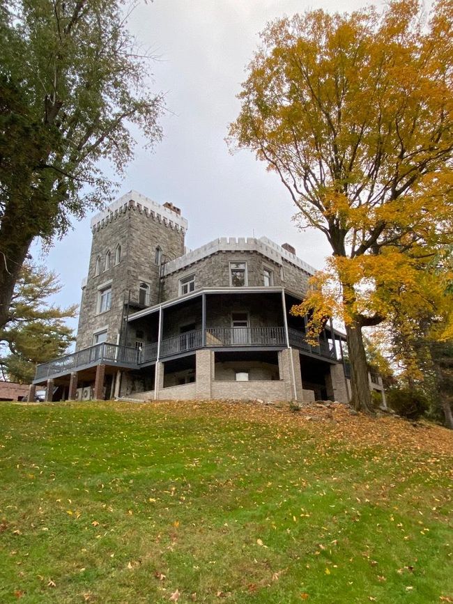 The back of the castle, showing the original turett | Image 13