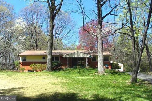 5440 Summit St, CENTREVILLE, VA, 20120-2030 | Card Image