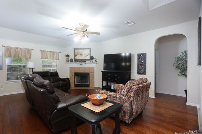 8803 Shuteye Peak, House other with 4 bedrooms, 2 bathrooms and null parking in Helotes TX | Image 6