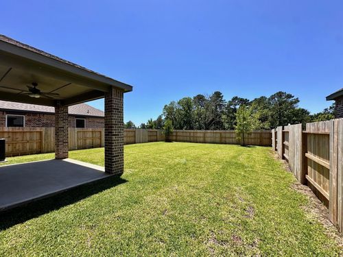 6139 White Spruce Dr, Conroe, TX, 77304-3237 | Card Image