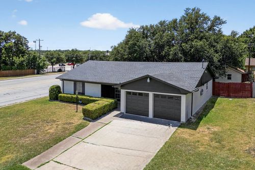2601 Denbury Dr, Fort Worth, TX, 76133-3302 | Card Image
