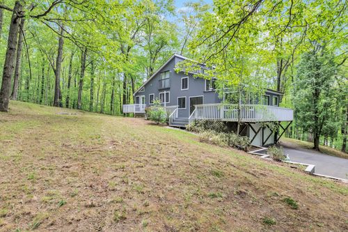 32 Old Bethel Rd, Newtown, CT, 06470-1407 | Card Image