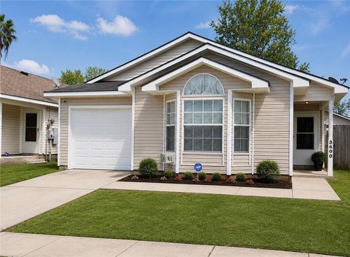 3600 Meadow Park Ln, New Orleans, LA, 70131-8812 | Card Image