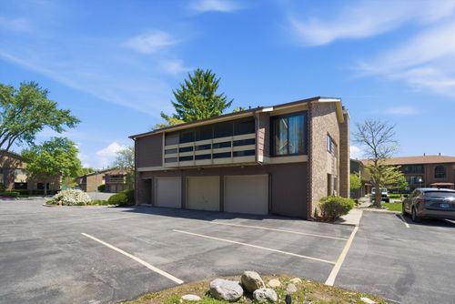 1c-1 W Stonebridge Ct, Palos Hills, IL, 60465-2372 | Card Image