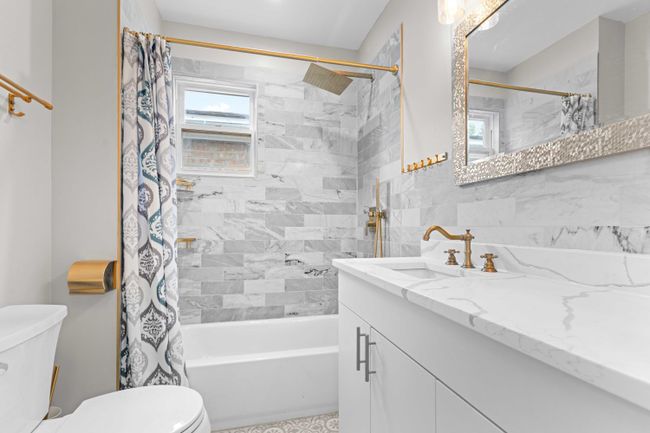 3307 S Leavitt St, House other with 7 bedrooms, 2 bathrooms and 1 parking in CHICAGO IL | Image 12
