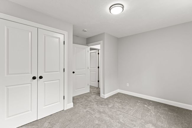 10 Leonard St, House other with 4 bedrooms, 3 bathrooms and 6 parking in Lakeville MA | Image 37