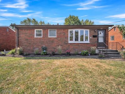 885 Livermore Lane, House other with 3 bedrooms, 1 bathrooms and null parking in Elyria OH | Image 1