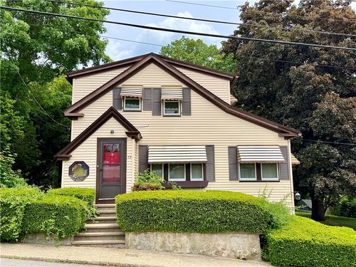 59 Clyde St, West Warwick, RI, 02893-3524 | Card Image