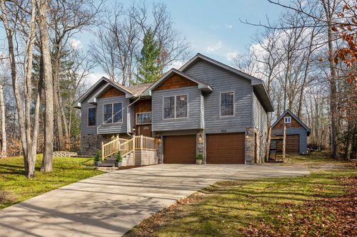 304 Michaywe Dr, Gaylord, MI, 49735-8777 | Card Image