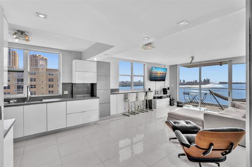 apt-2001-800 Claughton Island Dr, Miami, FL, 33131-2436 | Card Image