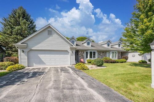 W180N9841 Riversbend Circle W, Germantown, WI, 53022 | Card Image
