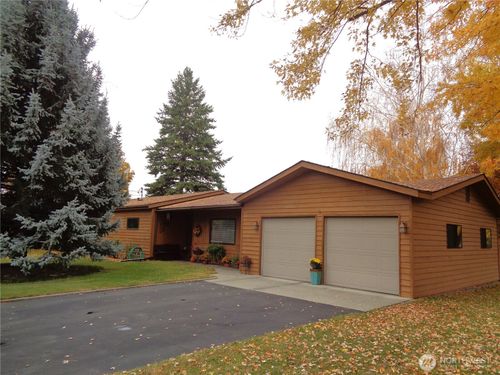 319 Oak St, Omak, WA, 98841-9329 | Card Image