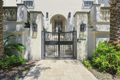 113-243 Meridian Ave, Miami Beach, FL, 33139-7047 | Card Image