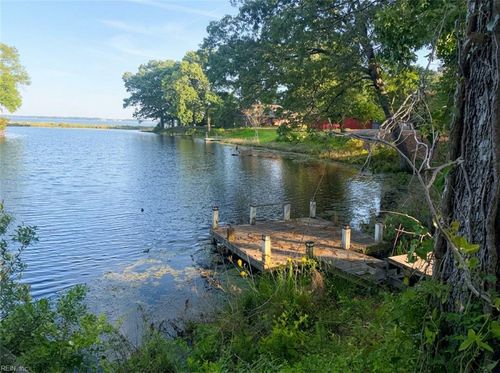 1479 Laurens Rd, Gloucester Point, VA, 23062-2013 | Card Image