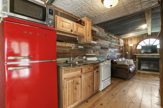 Pool house kitchen | Image 20