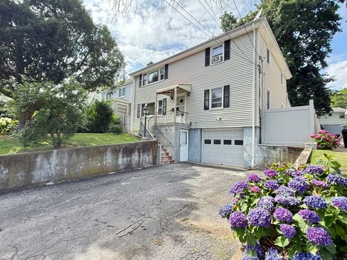 38 Catoona Ln, Stamford, CT, 06902-4528 | Card Image