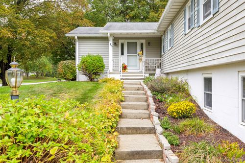 15 Russo Dr, East Fishkill, NY, 12533-5108 | Card Image