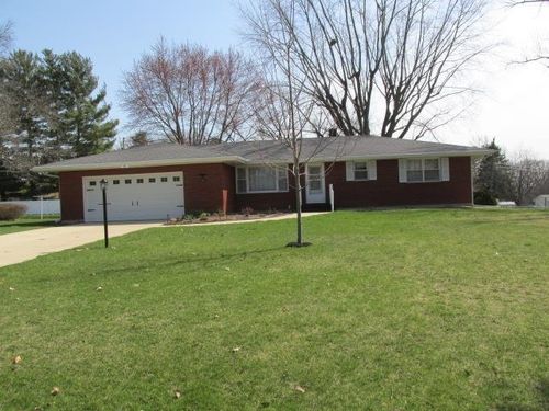 2337 N Lynn Ave, Freeport, IL, 61032-9063 | Card Image